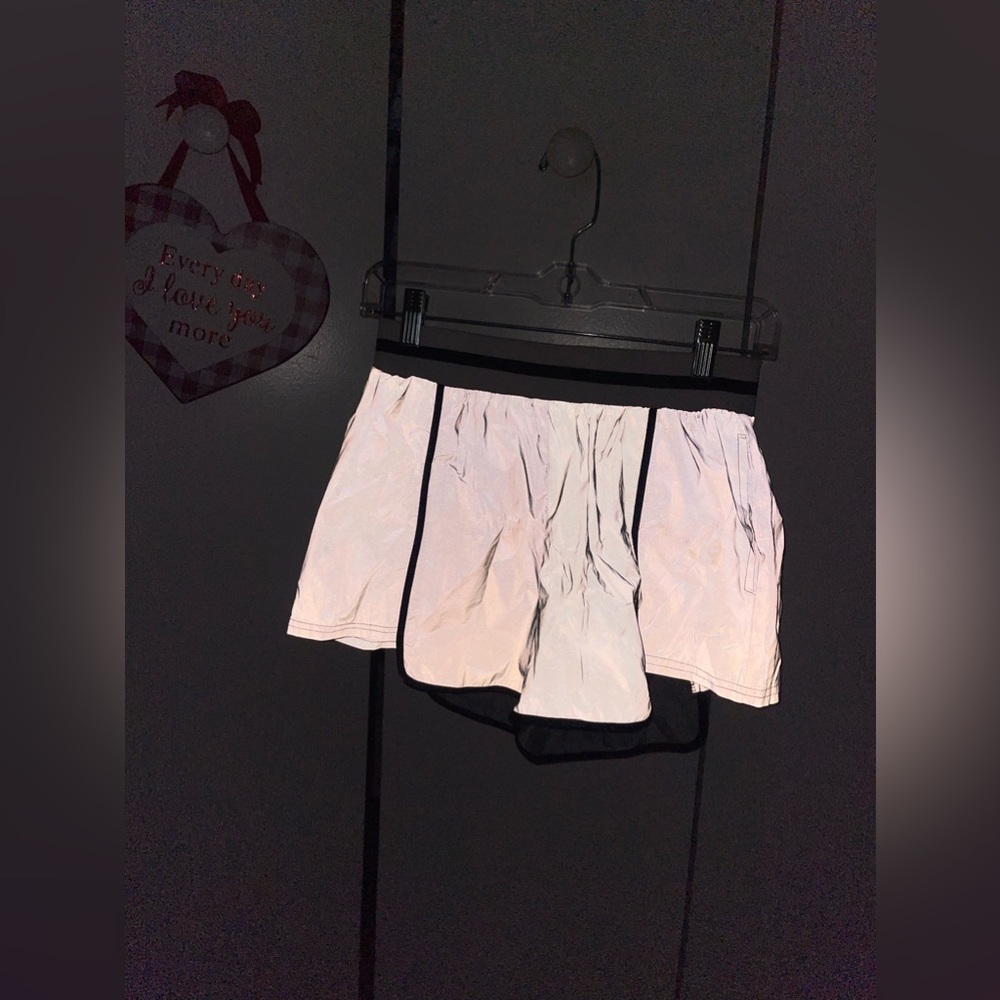 Reflective short rave